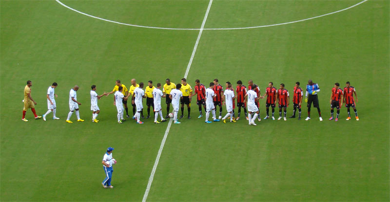 galicia-flamengo-jogadores-cumprimentam